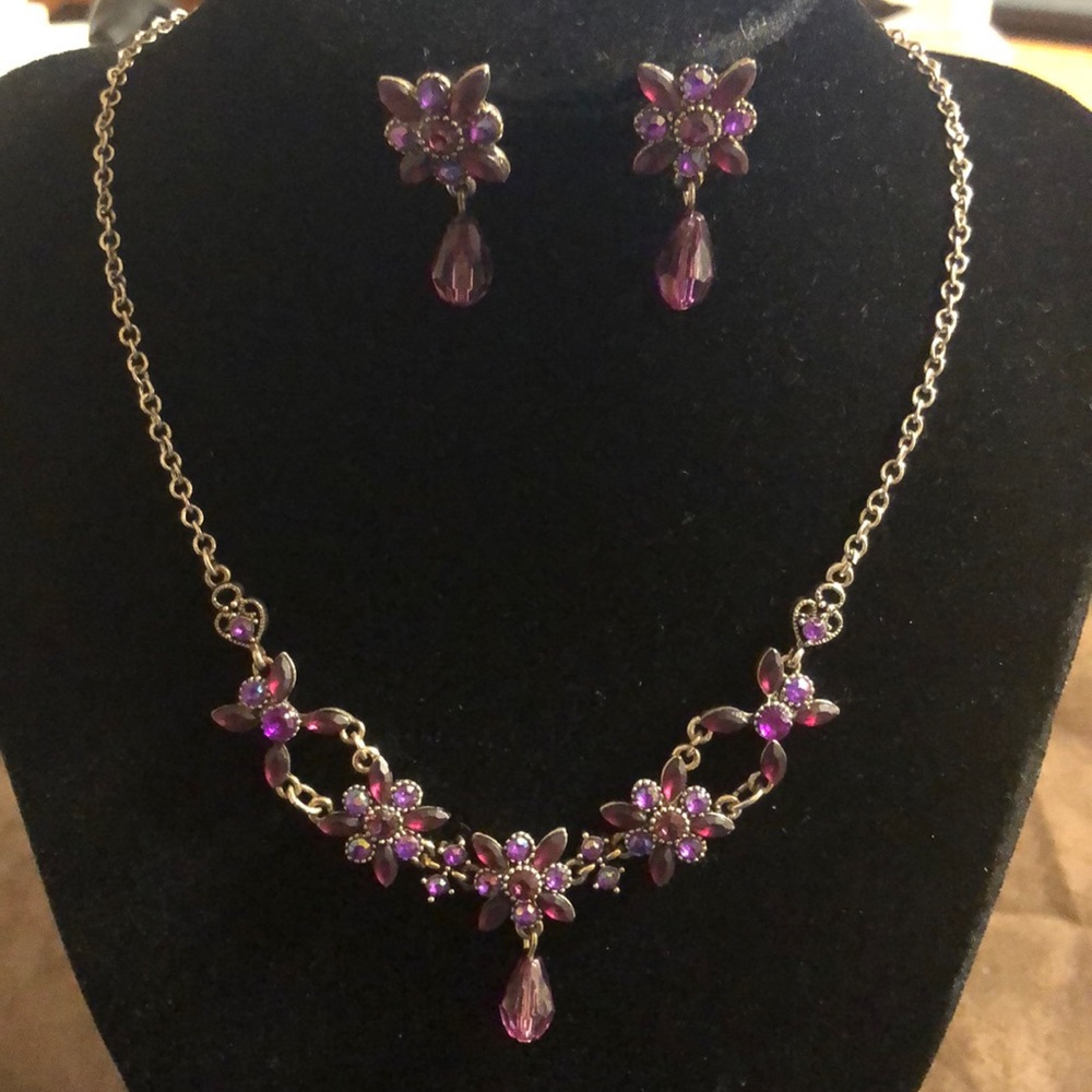 Vintage Avon purple necklace/earrings